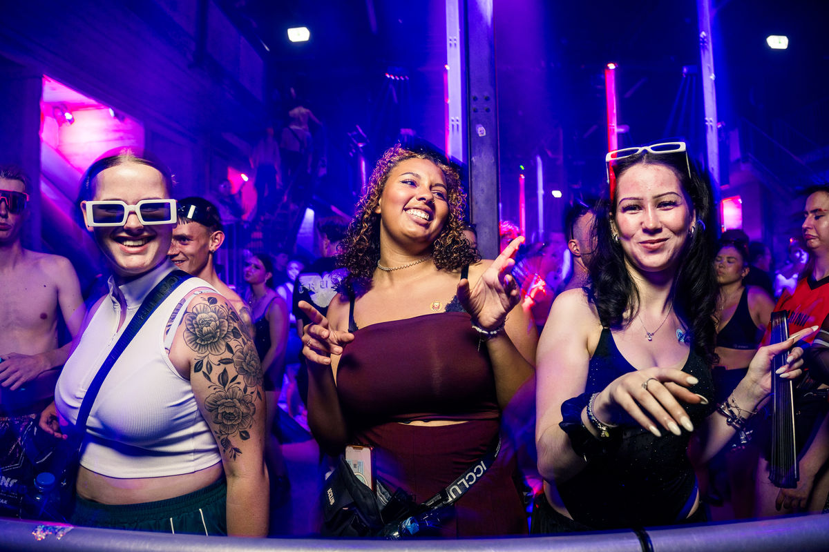 Loading... just a sec